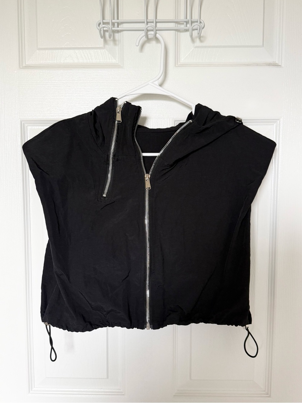 K-fashion Lightweight Hooded Zip Vest w/ Padded Shoulders | NWOT